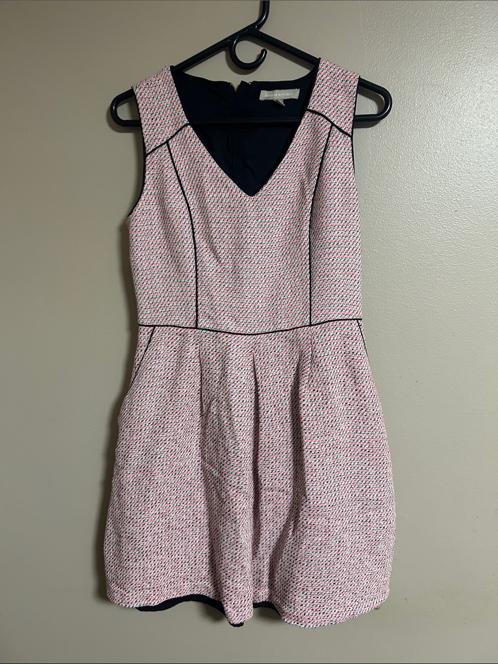 Banana Republic Women’s Sleeveless Dress